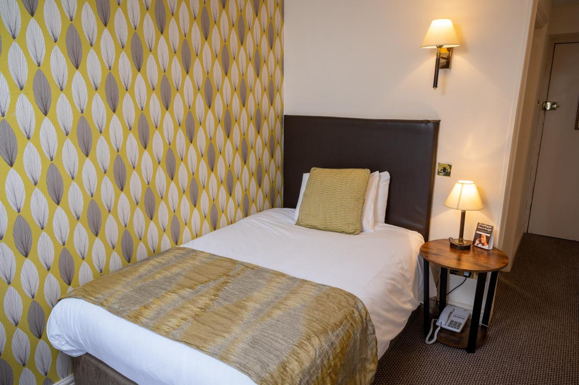 Cross Hands Hotel By Greene King Inns Old Sodbury Kültér fotó