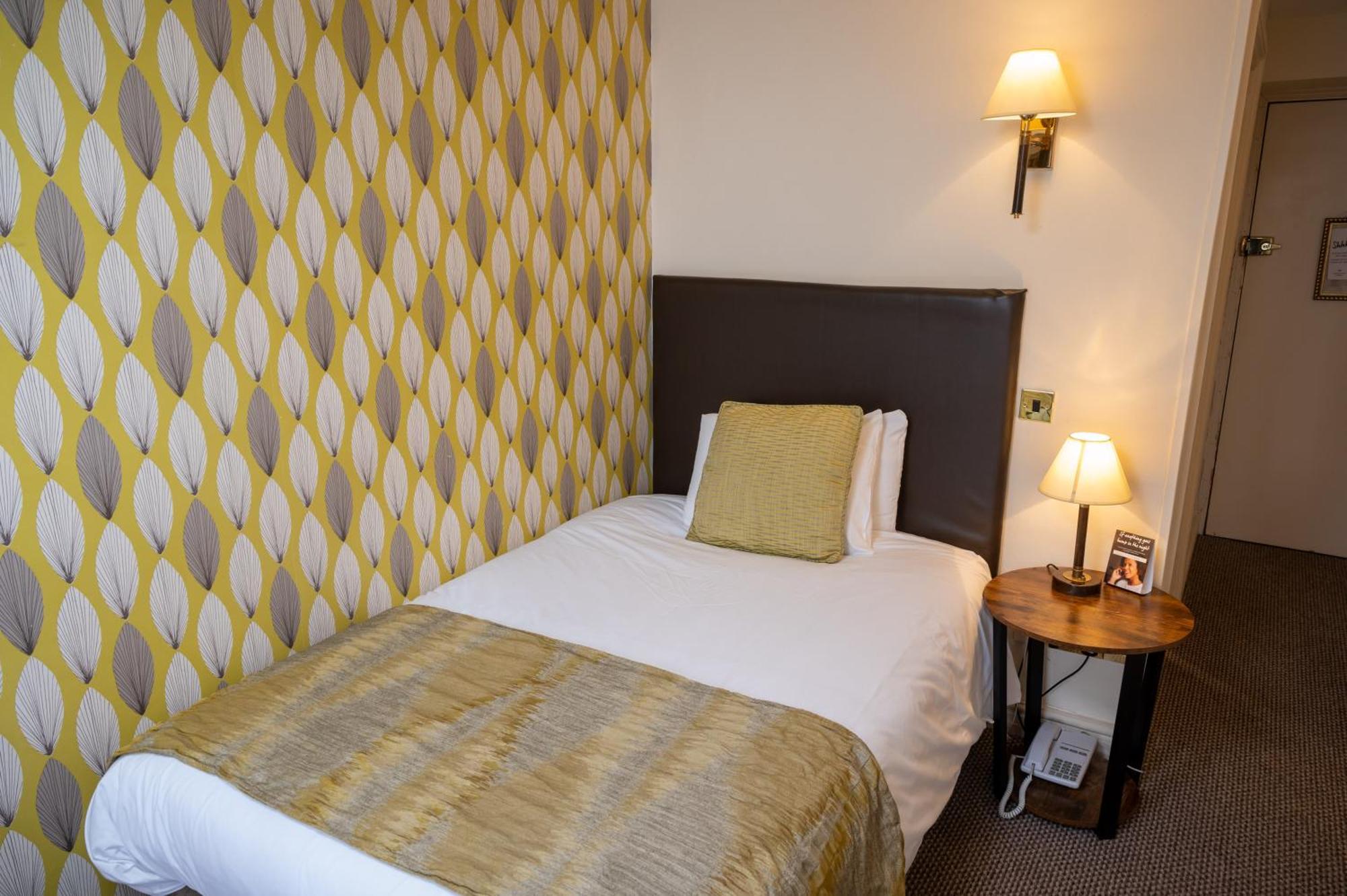 Cross Hands Hotel By Greene King Inns Old Sodbury Kültér fotó