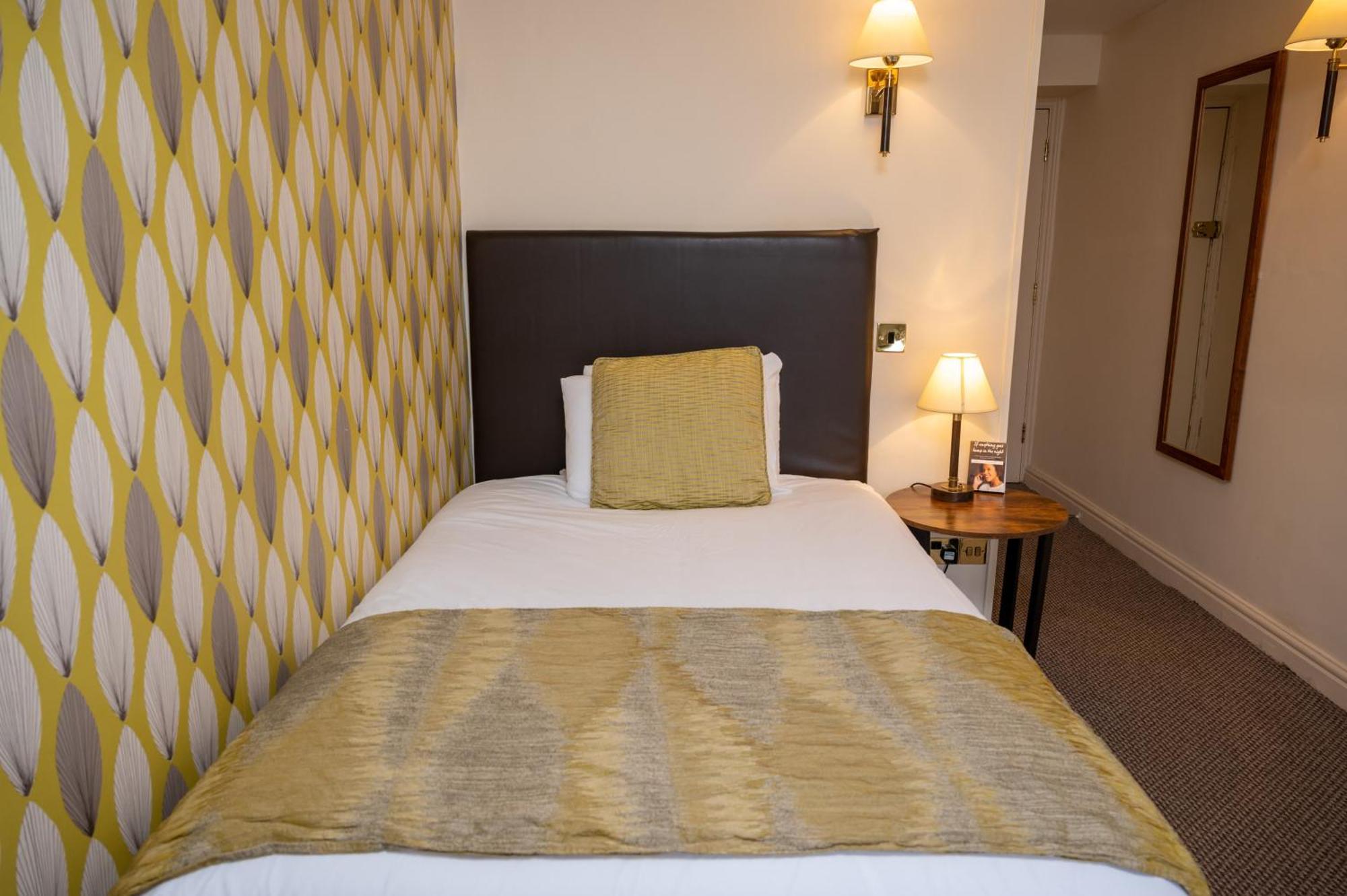 Cross Hands Hotel By Greene King Inns Old Sodbury Kültér fotó